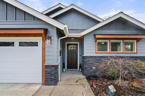 Tiny photo for 2035 SW Truman Way, Grants Pass, OR 97526 (MLS # 220216744)