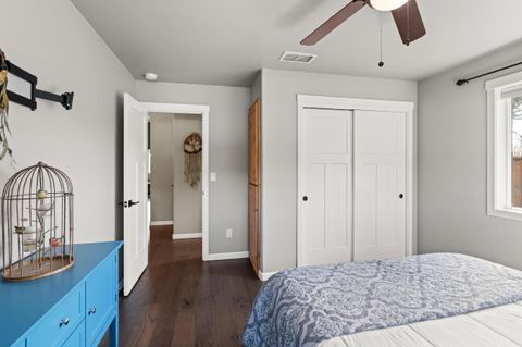 Tiny photo for 2035 SW Truman Way, Grants Pass, OR 97526 (MLS # 220216744)