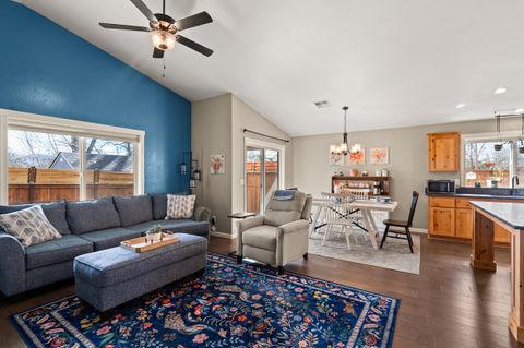 Tiny photo for 2035 SW Truman Way, Grants Pass, OR 97526 (MLS # 220216744)