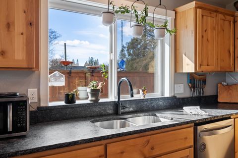 Tiny photo for 2035 SW Truman Way, Grants Pass, OR 97526 (MLS # 220216744)