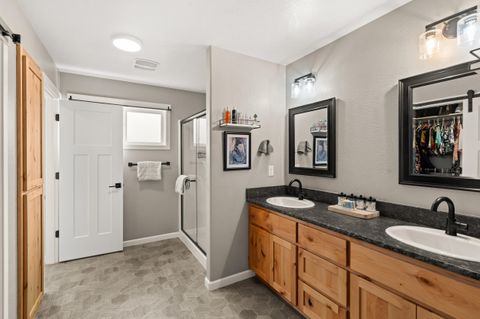 Tiny photo for 2035 SW Truman Way, Grants Pass, OR 97526 (MLS # 220216744)