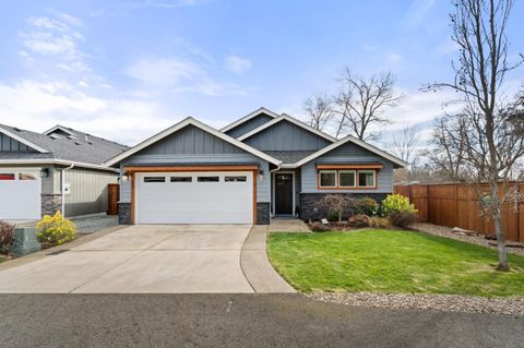 Tiny photo for 2035 SW Truman Way, Grants Pass, OR 97526 (MLS # 220216744)