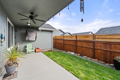 Tiny photo for 2035 SW Truman Way, Grants Pass, OR 97526 (MLS # 220216744)