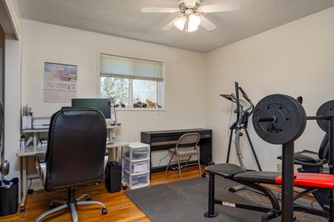 Tiny photo for 2372 E McAndrews Road, Medford, OR 97504 (MLS # 220219936)