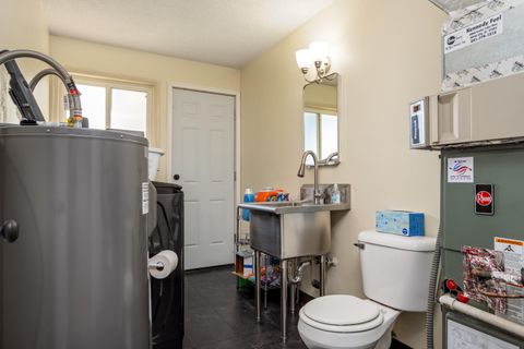 Tiny photo for 2372 E McAndrews Road, Medford, OR 97504 (MLS # 220219936)