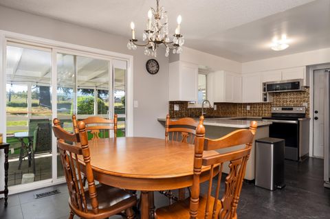 Tiny photo for 2372 E McAndrews Road, Medford, OR 97504 (MLS # 220219936)