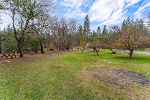Tiny photo for 234 Penny Lane, Grants Pass, OR 97527 (MLS # 220213020)