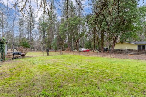 Tiny photo for 234 Penny Lane, Grants Pass, OR 97527 (MLS # 220213020)