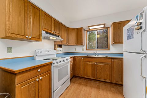 Tiny photo for 234 Penny Lane, Grants Pass, OR 97527 (MLS # 220213020)