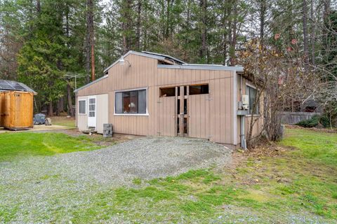 Tiny photo for 234 Penny Lane, Grants Pass, OR 97527 (MLS # 220213020)