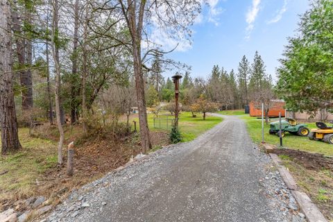 Tiny photo for 234 Penny Lane, Grants Pass, OR 97527 (MLS # 220213020)