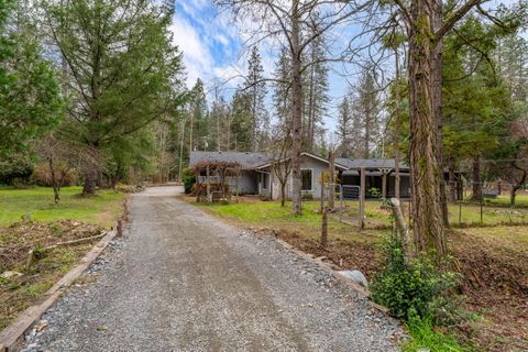 Tiny photo for 234 Penny Lane, Grants Pass, OR 97527 (MLS # 220213020)