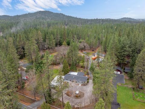 Photo of 234 Penny Lane, Grants Pass, OR 97527 (MLS # 220213020)