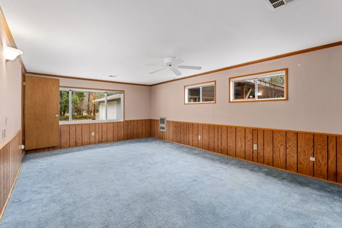 Tiny photo for 234 Penny Lane, Grants Pass, OR 97527 (MLS # 220213020)