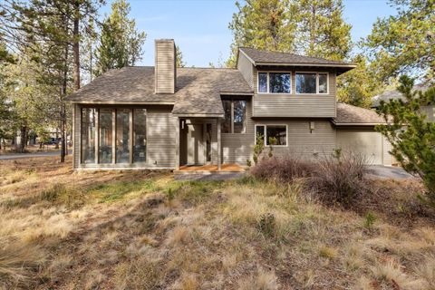 Photo of 17894 Red Cedar Lane, Sunriver, OR 97707 (MLS # 220223473)