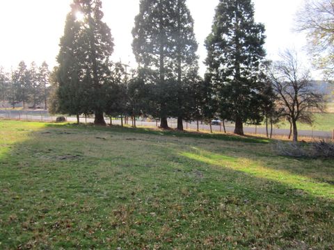 Tiny photo for 5311 Uhrmann Road, Klamath Falls, OR 97601 (MLS # 220212956)