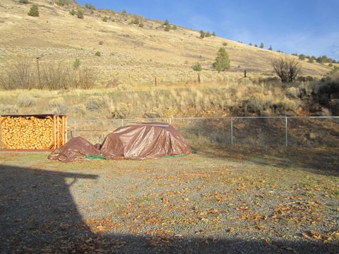 Tiny photo for 5311 Uhrmann Road, Klamath Falls, OR 97601 (MLS # 220212956)