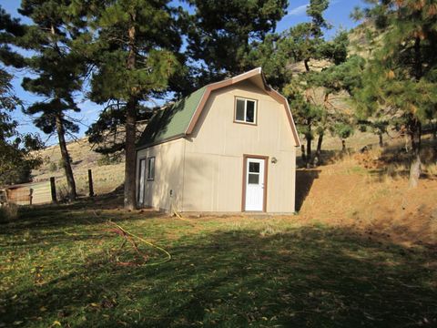 Tiny photo for 5311 Uhrmann Road, Klamath Falls, OR 97601 (MLS # 220212956)