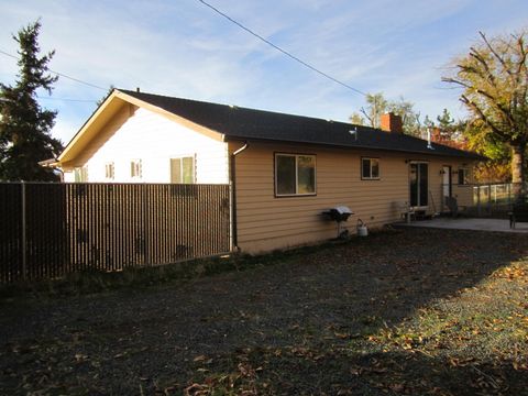 Tiny photo for 5311 Uhrmann Road, Klamath Falls, OR 97601 (MLS # 220212956)