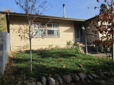 Tiny photo for 5311 Uhrmann Road, Klamath Falls, OR 97601 (MLS # 220212956)