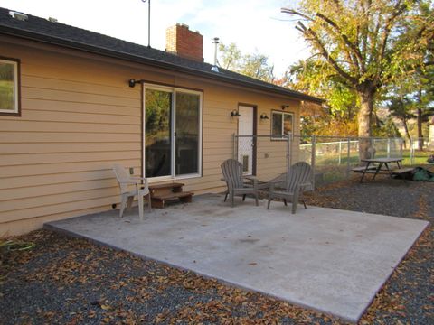 Tiny photo for 5311 Uhrmann Road, Klamath Falls, OR 97601 (MLS # 220212956)
