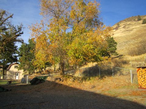 Tiny photo for 5311 Uhrmann Road, Klamath Falls, OR 97601 (MLS # 220212956)