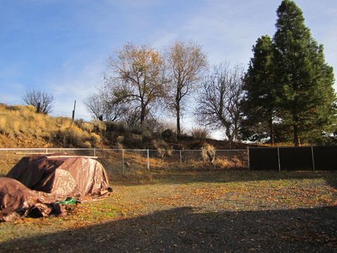 Tiny photo for 5311 Uhrmann Road, Klamath Falls, OR 97601 (MLS # 220212956)