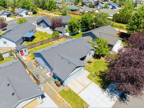 Tiny photo for 747 NE Black Bear Street, Prineville, OR 97754 (MLS # 220225142)