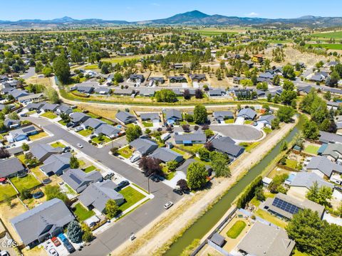 Tiny photo for 747 NE Black Bear Street, Prineville, OR 97754 (MLS # 220225142)