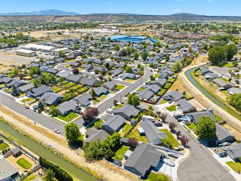 Tiny photo for 747 NE Black Bear Street, Prineville, OR 97754 (MLS # 220225142)