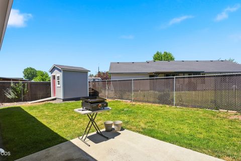 Tiny photo for 747 NE Black Bear Street, Prineville, OR 97754 (MLS # 220225142)