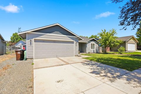 Tiny photo for 747 NE Black Bear Street, Prineville, OR 97754 (MLS # 220225142)