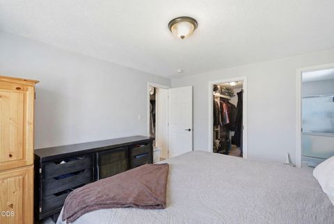Tiny photo for 747 NE Black Bear Street, Prineville, OR 97754 (MLS # 220225142)