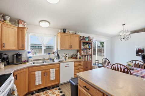 Tiny photo for 747 NE Black Bear Street, Prineville, OR 97754 (MLS # 220225142)