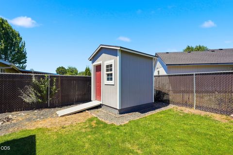 Tiny photo for 747 NE Black Bear Street, Prineville, OR 97754 (MLS # 220225142)