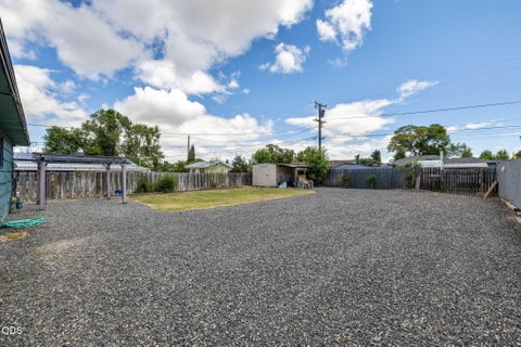 Tiny photo for 1036 SW 13th Street, Redmond, OR 97756 (MLS # 220224280)