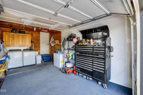 Tiny photo for 1036 SW 13th Street, Redmond, OR 97756 (MLS # 220224280)