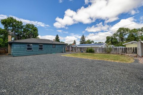 Tiny photo for 1036 SW 13th Street, Redmond, OR 97756 (MLS # 220224280)