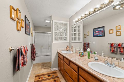 Tiny photo for 2820 David Lane, Medford, OR 97504 (MLS # 220211958)