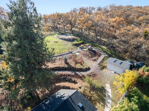 Tiny photo for 2820 David Lane, Medford, OR 97504 (MLS # 220211958)