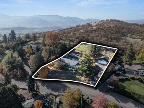 Tiny photo for 2820 David Lane, Medford, OR 97504 (MLS # 220211958)