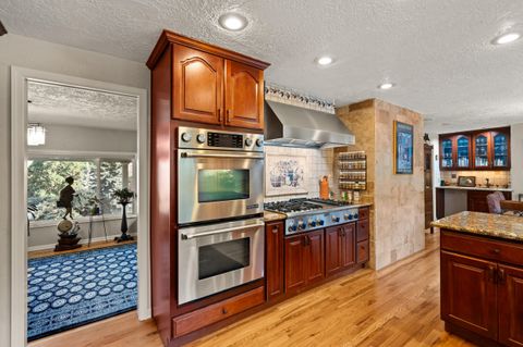 Tiny photo for 2820 David Lane, Medford, OR 97504 (MLS # 220211958)