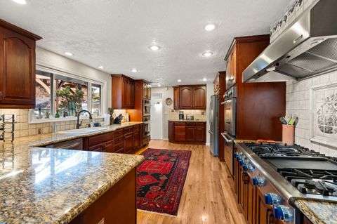 Tiny photo for 2820 David Lane, Medford, OR 97504 (MLS # 220211958)