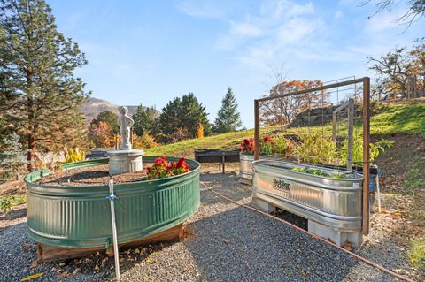 Tiny photo for 2820 David Lane, Medford, OR 97504 (MLS # 220211958)