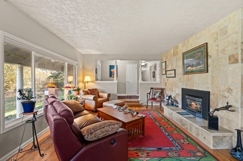 Tiny photo for 2820 David Lane, Medford, OR 97504 (MLS # 220211958)