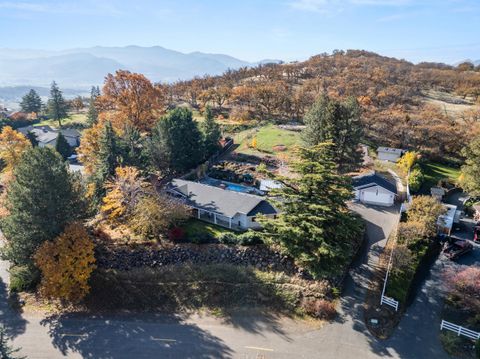 Tiny photo for 2820 David Lane, Medford, OR 97504 (MLS # 220211958)