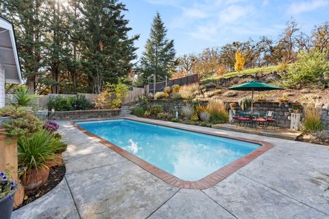 Tiny photo for 2820 David Lane, Medford, OR 97504 (MLS # 220211958)