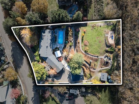 Tiny photo for 2820 David Lane, Medford, OR 97504 (MLS # 220211958)