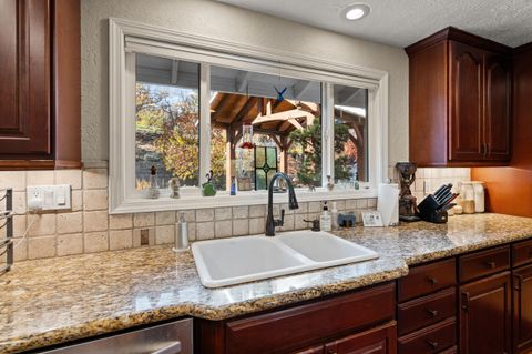 Tiny photo for 2820 David Lane, Medford, OR 97504 (MLS # 220211958)