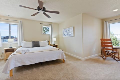 Tiny photo for 61542 Aaron Way, Bend, OR 97702 (MLS # 220212032)